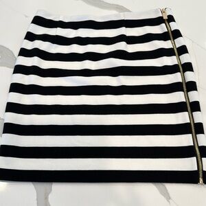 Vince Camuto Black and White Asymmetrical Pencil Skirt women’s 8